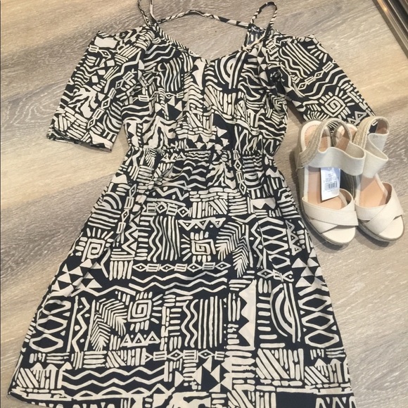 Kaitlyn Black and White Patterned Dress Size S - Picture 3 of 3